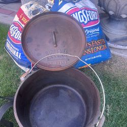 cast iron Dutch oven