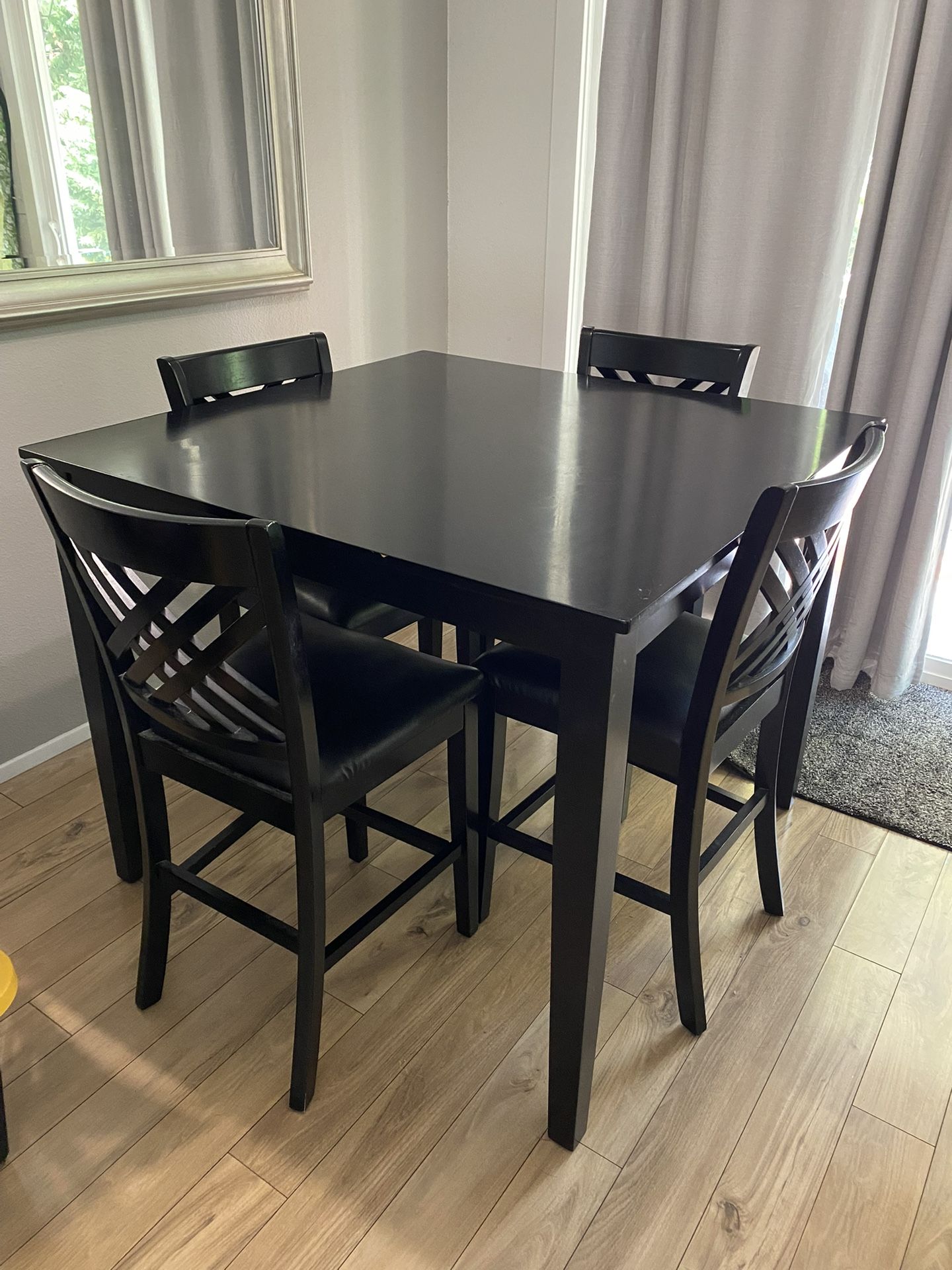 Dining Table & Chairs