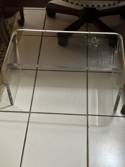 Vintage Lucite table 14”/24” Light crazing 3/4 “ thick , no seams