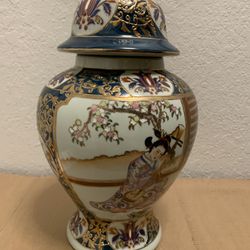 Oriental Chinese SATSUMA Porcelain Jar