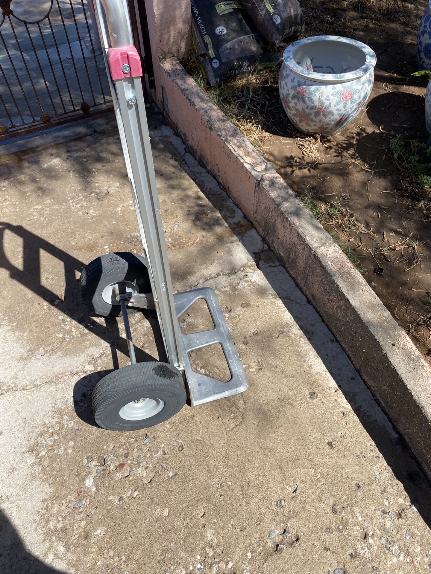 Hand Truck /Dolly All Aluminum/ Lightweight/Strong