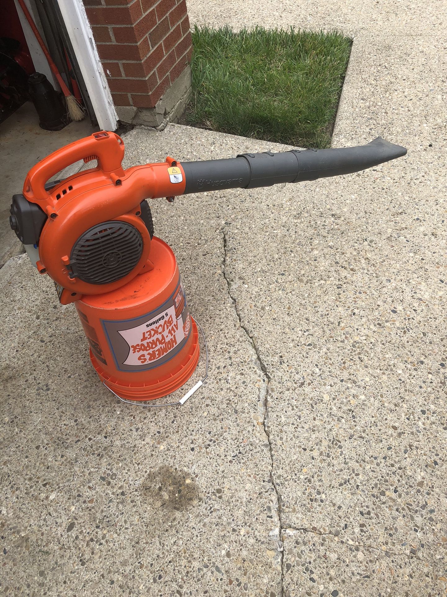 Husqvarna Leaf Blower