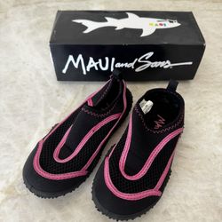 Maui And sons Water Shoes 