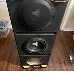 2 10” jl audio priced to sell fast both work almost new box  new 2