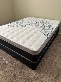 Elite Bamboo Pillow top Mattress 12" new Mattress in a plastic sealed Queen Size $199
