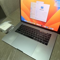 Macbook Pro 15 inch 1TB i7 touchbar