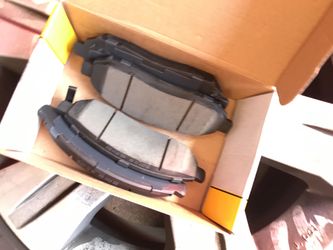 2005 Nissan Pathfinder ceramic front brake pads