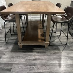 Wood Table And Chairs 