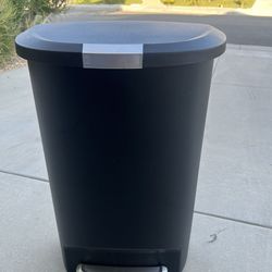 Trash Can With Lid Lock - Simplehuman EVERYTHING MUST GO $10 OBO