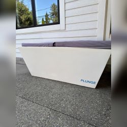 2022 Plunge Storage Bench, Good Condition, Gray Cushion Top – Birmingham, MI