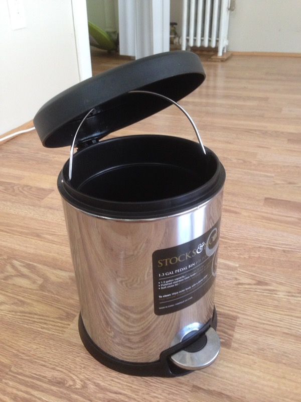 Stock and Noble 1.3 gallon Pedal Bin-Black