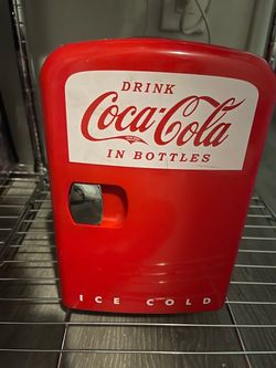 Coca cola mini room fridge