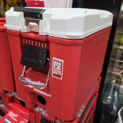 Milwaukee PACKOUT 16qt Compact Cooler With Tray, New, Financing Available 