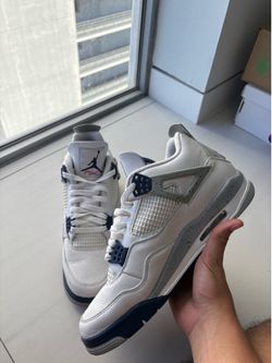 Air Jordan 4 Midnight Navy Size 11