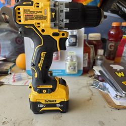 Dewalt 8/8 Hummer Drill Driver 12v 