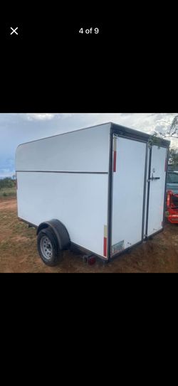 Enclosed trailer