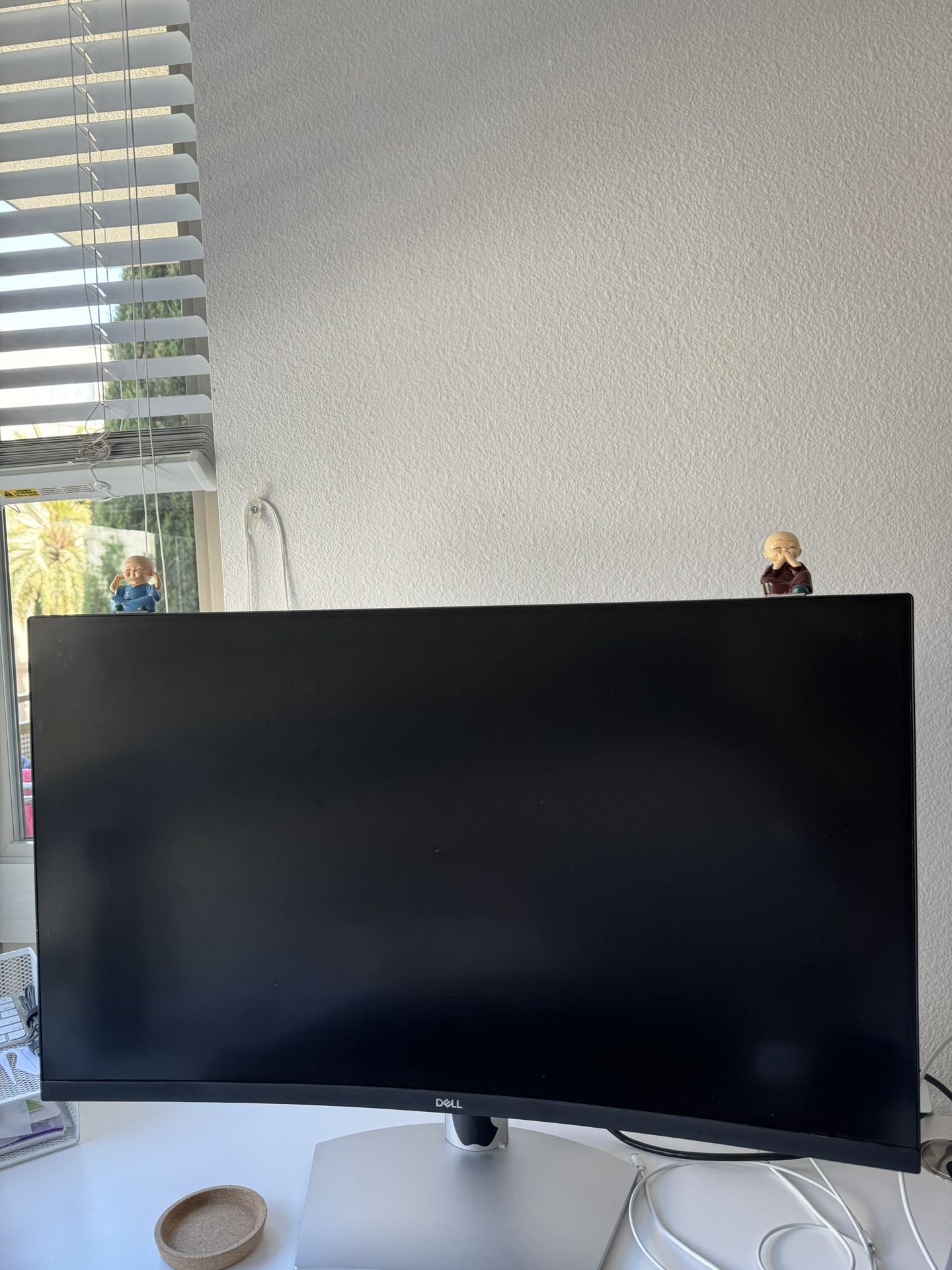 Dell 32 Curved 4K UHD monitor