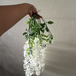 Wisteria Hanging Flowers 3.75ft (36 pieces)