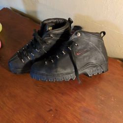 Nike AirACG Rugged Boots Size9US