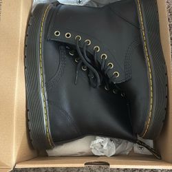 Doc Martens Size 8 In Women's 