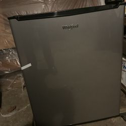 Whirlpool Mini Fridge 