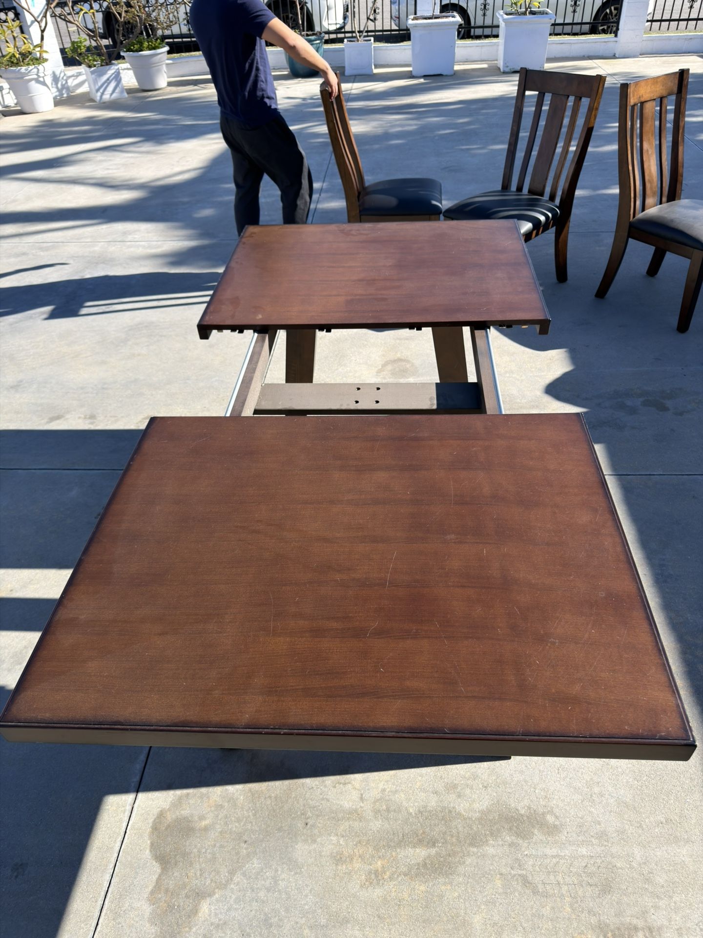 Butterfly Expandable Dining Table