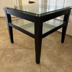 Black end table 