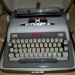 1960 Typewriter Royal Futura  Vintage