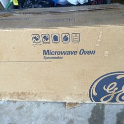 White GE Microwave Brand New In The Box