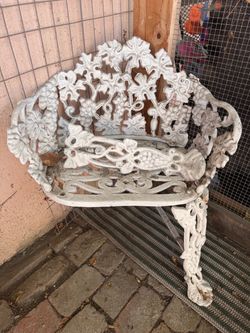 Cast Iron Garden Bench Grapevine Design / for parts only
