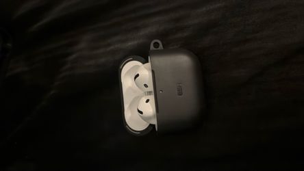Airpod 4 with case