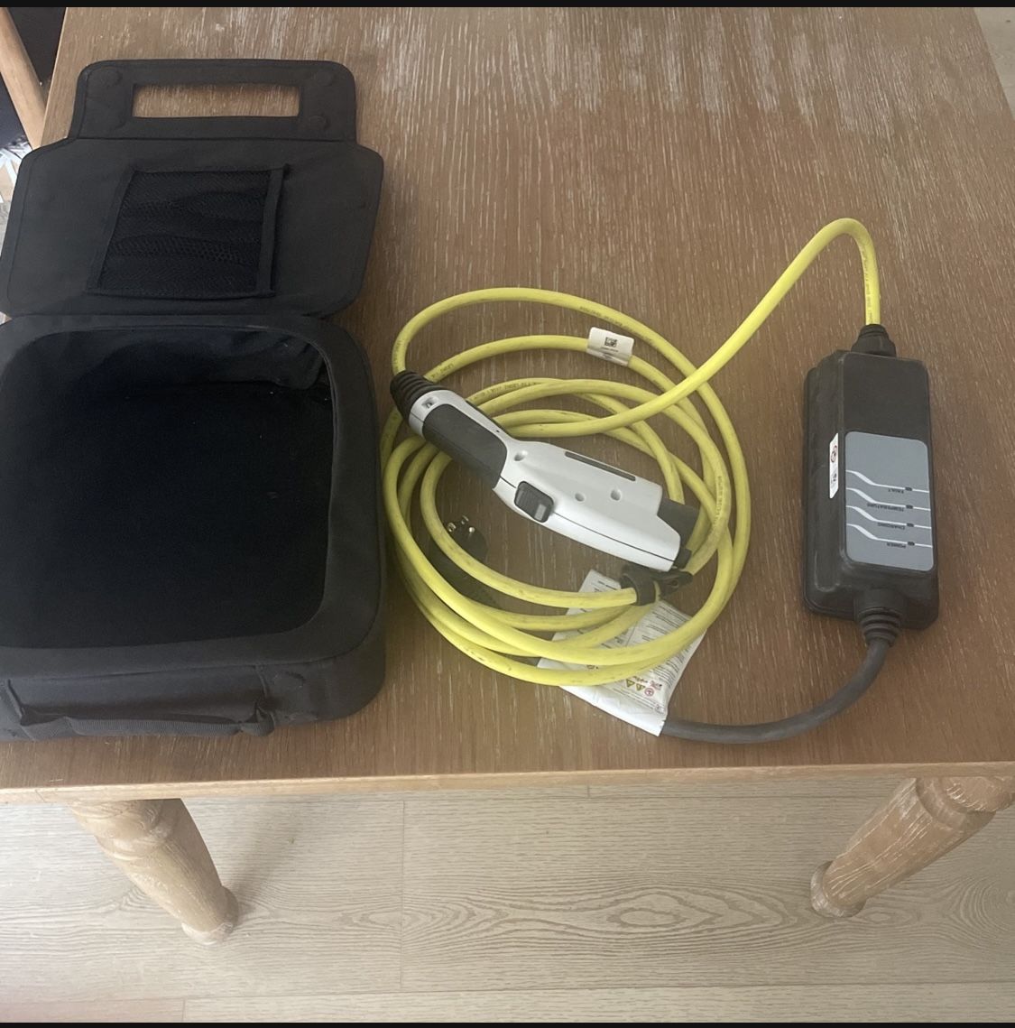 EV charger 110 voltage J1772 plug works good $150 obo 