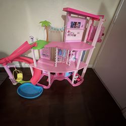 Barbie Dream House 