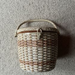 Vintage Woven Basket Purse with Lid