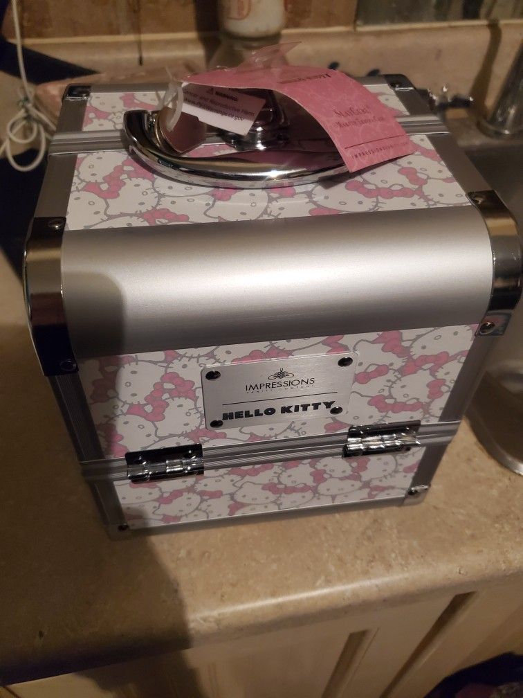 Hello kitty Slay Cube Makeup Travel Case