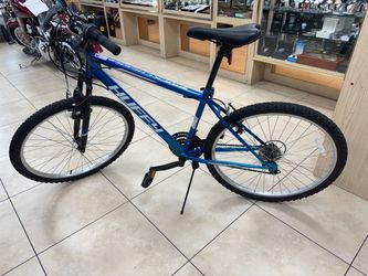 Huffy 26” Rock Creek Mountain Bike Blue Adult