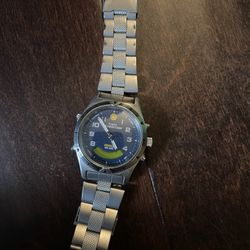 Timex Expedition $10 not working, bracelet not latching but the body looks good 