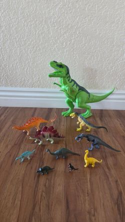Like New Dinosaurs Toys ( The Big One With Sounds).