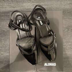 Brand New- Alohas- Size 7