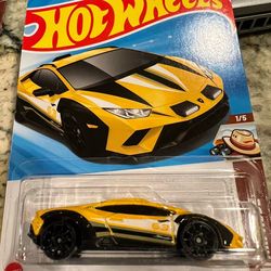 Hot Wheels Safari Mode 1/5 Lamborghini Huracan Sterrato 41/250 Yellow