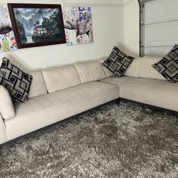 🌟 “LIKE NEW “ Living Spaces 2pc Beige Sectional Couch 🛋️(free Delivery 🚚)