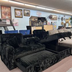 🔥Flash Deal🔥Brand New Sectional With Storage Chaise And Pull Our Bed $799, 12 Month No interest Finance Available 