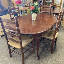 Table And Chairs With Leaves