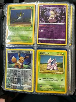 Pokemon binder full of pokemon cards 400 cards total 50$