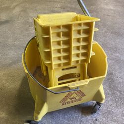Wringer Bucket 