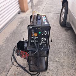 CHICAGO ELECTRIC MIG/Flux Cored Welder
