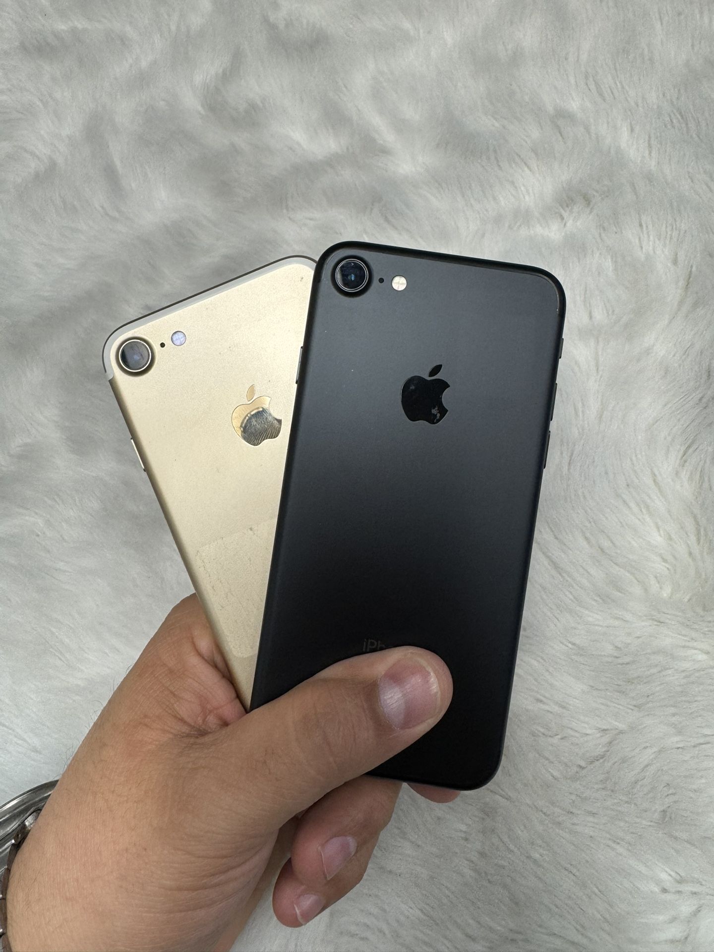 Apple iPhone 7 32GB Unlocked $100