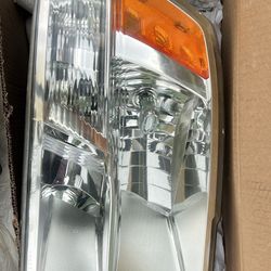 2009-15 Dodge Ram 1500 Headlight 
