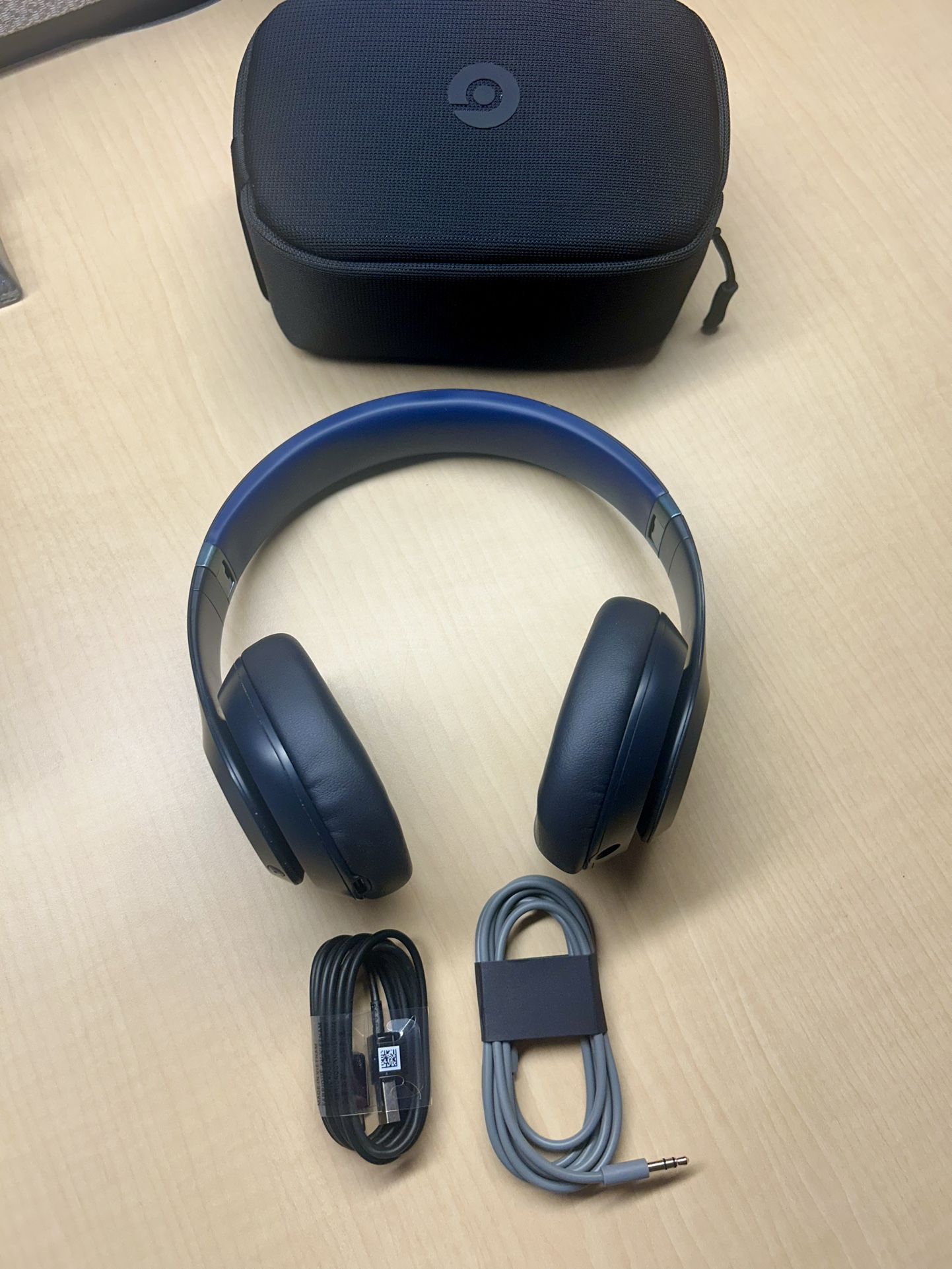 Beats Studio Pro Bluetooth Headphones - Navy Blue