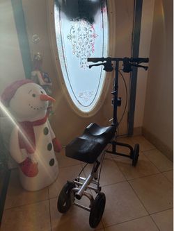 Leg scooter